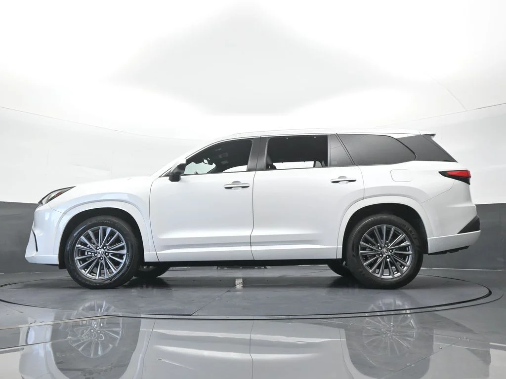Used 2024 White Lexus 350 Premium image 56