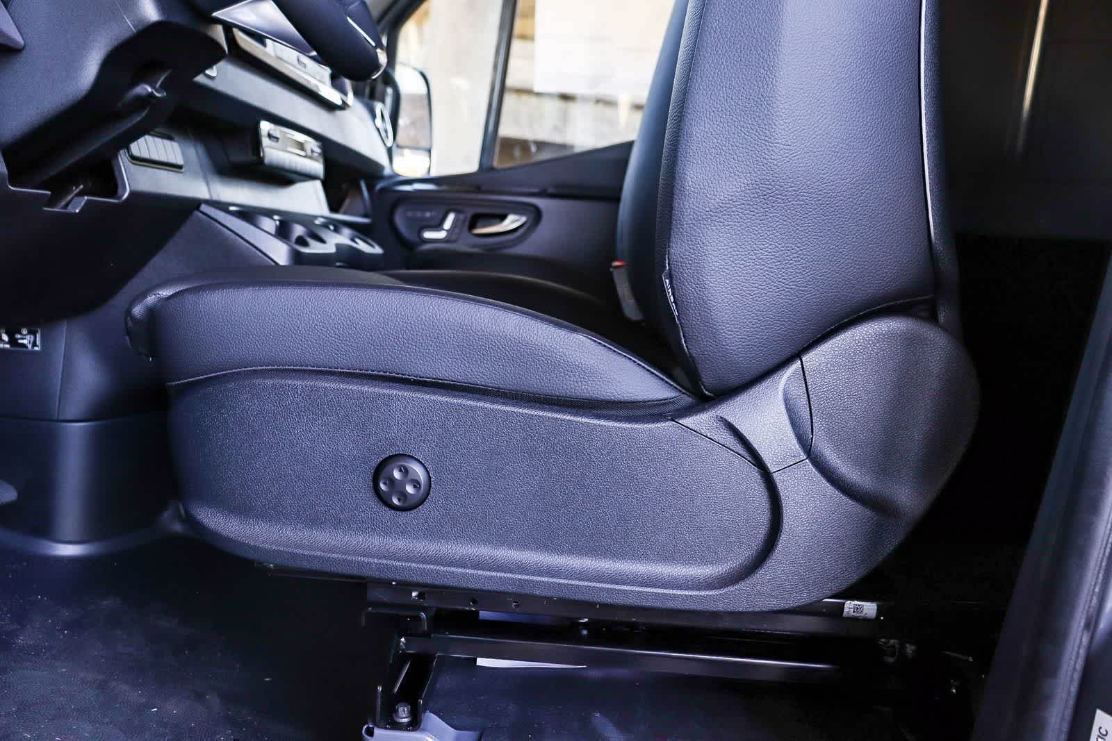 New 2026 Graphite Gray Mercedes-Benz Cargo 144WB High Roof AWD 2.0L I4 Diesel Turbo HO image 21