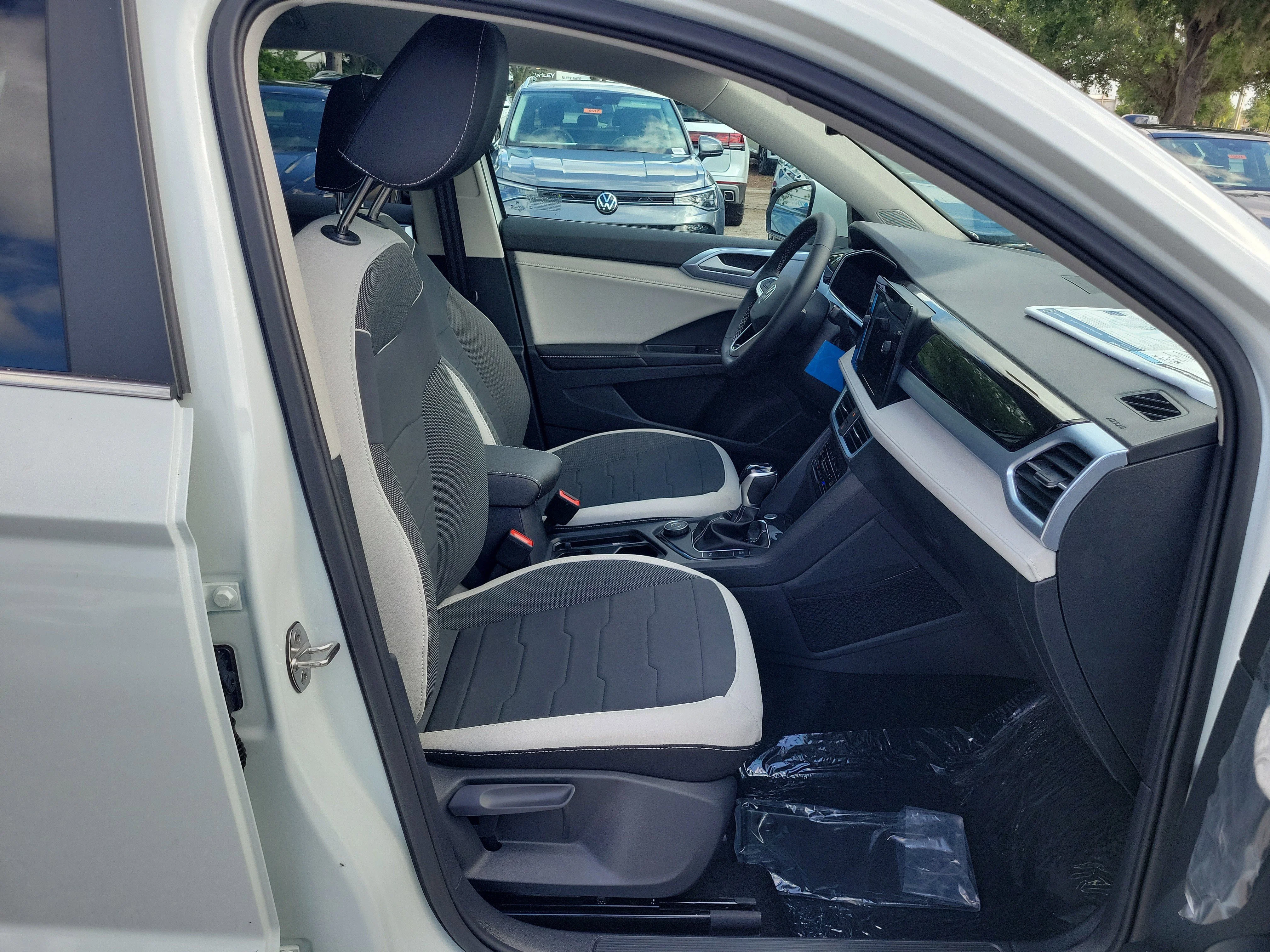 New 2026 White Volkswagen 1.5T SE image 8