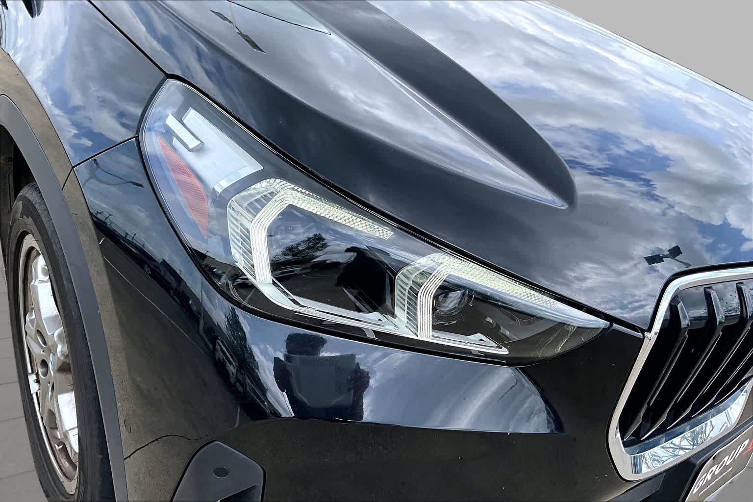 Used 2023 Black Sapphire Metallic BMW xDrive28i image 26