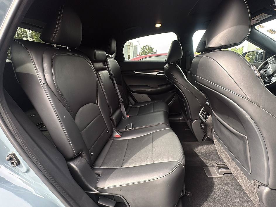 Used 2022 Slate Gray INFINITI ESSENTIAL image 23