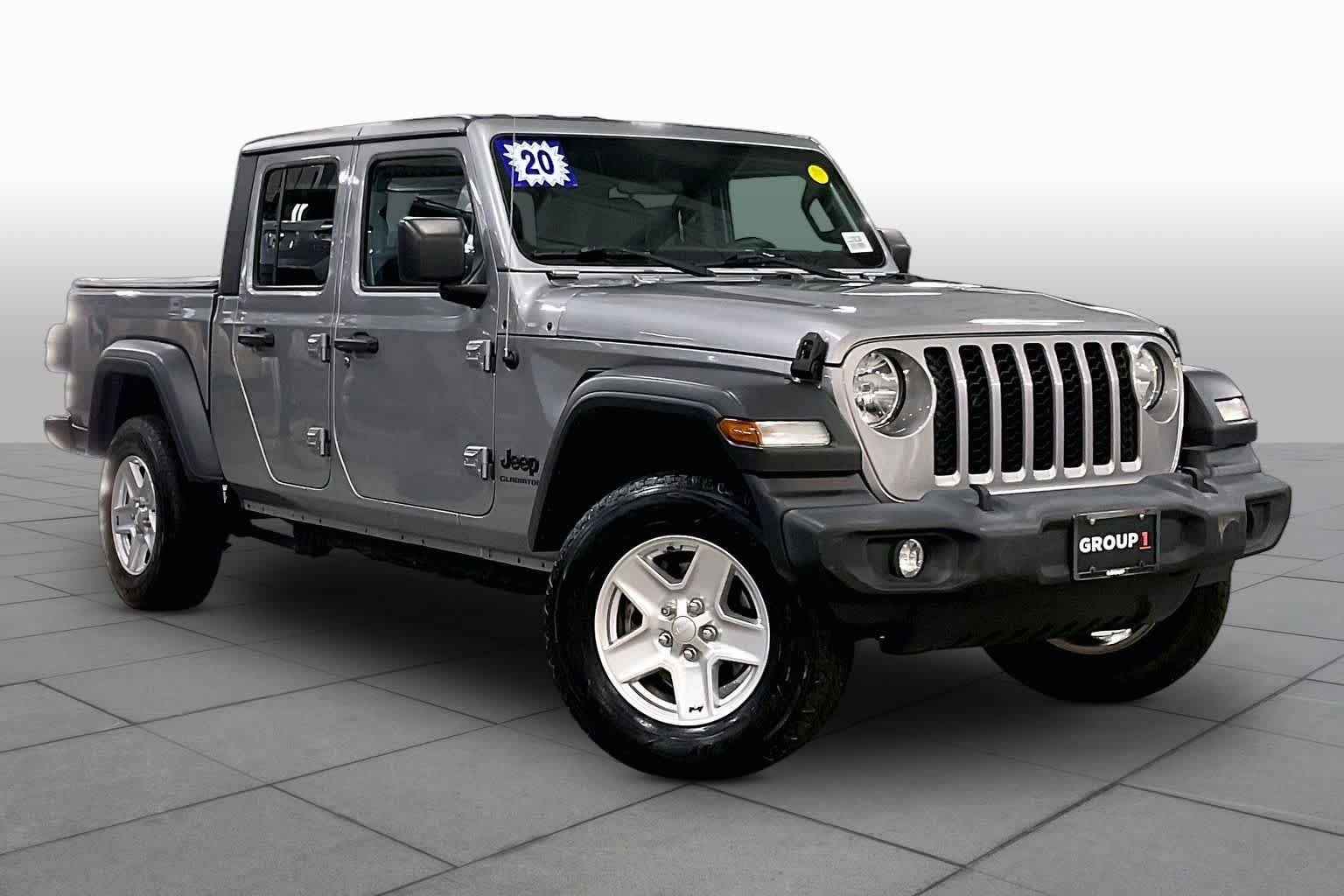 Used 2020 Billet Silver Metallic Clearcoat Jeep Sport S image 3