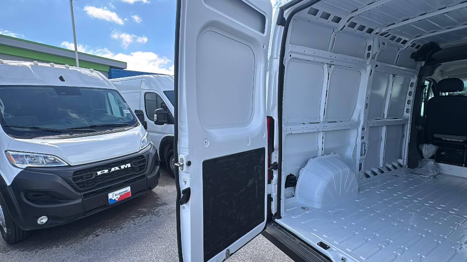 New 2026 Bright White Clear-Coat Exterior Paint RAM Tradesman image 22