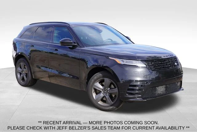 Used 2025 Black Land Rover Dynamic SE image 1