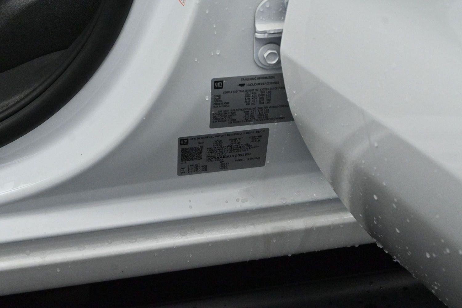 Used 2024 Summit White Chevrolet ZR2 image 39