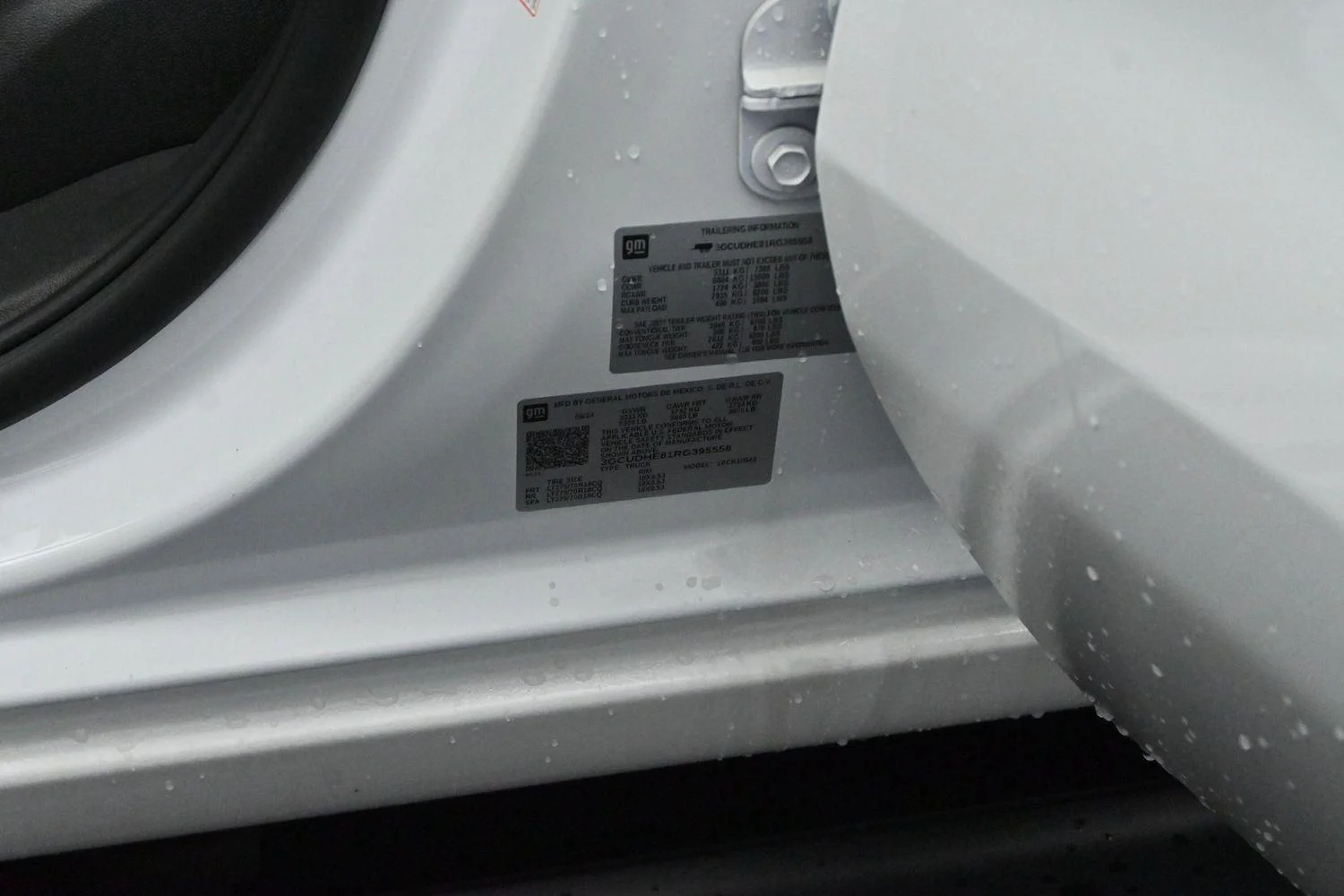 Used 2024 Summit White Chevrolet ZR2 image 39