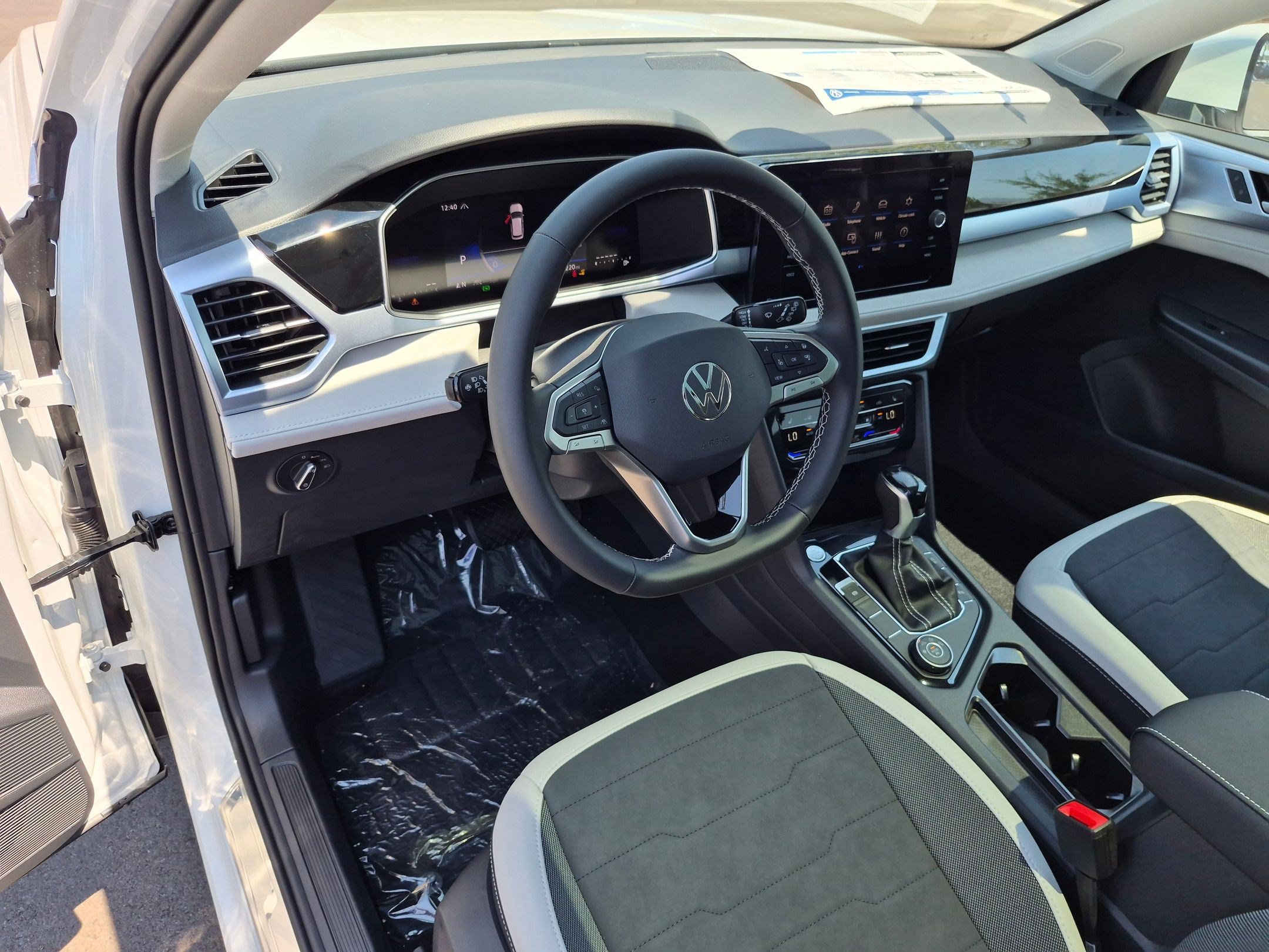 New 2026 Pure White Volkswagen SE image 10