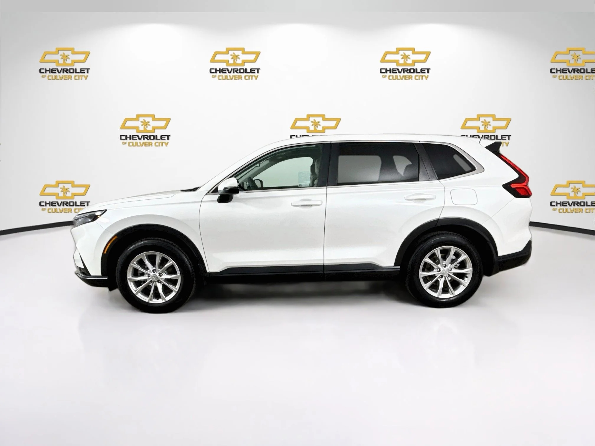Used 2023 White Honda EX image 5