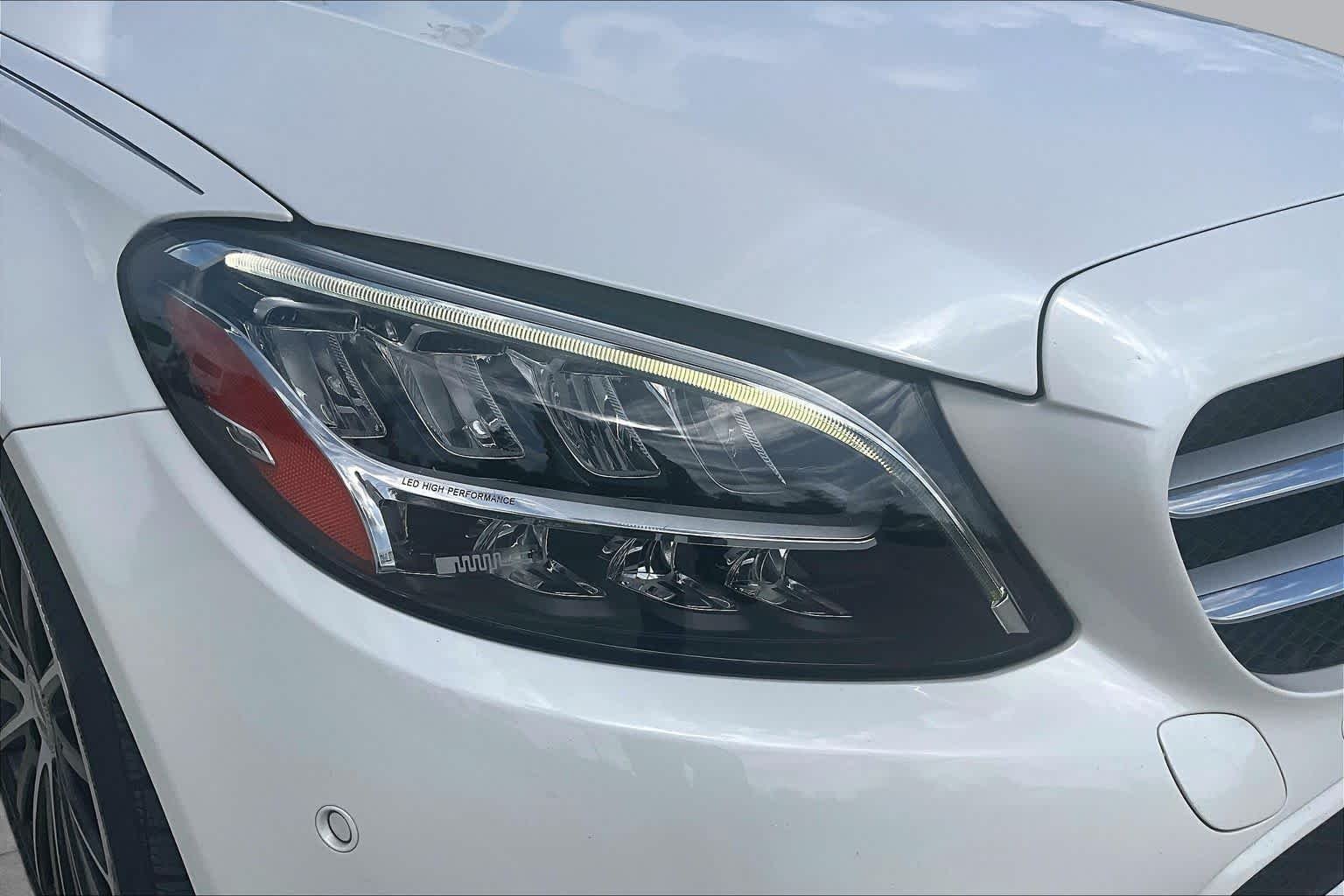 Used 2021 designo Diamond White Metallic Mercedes-Benz C 300 image 26