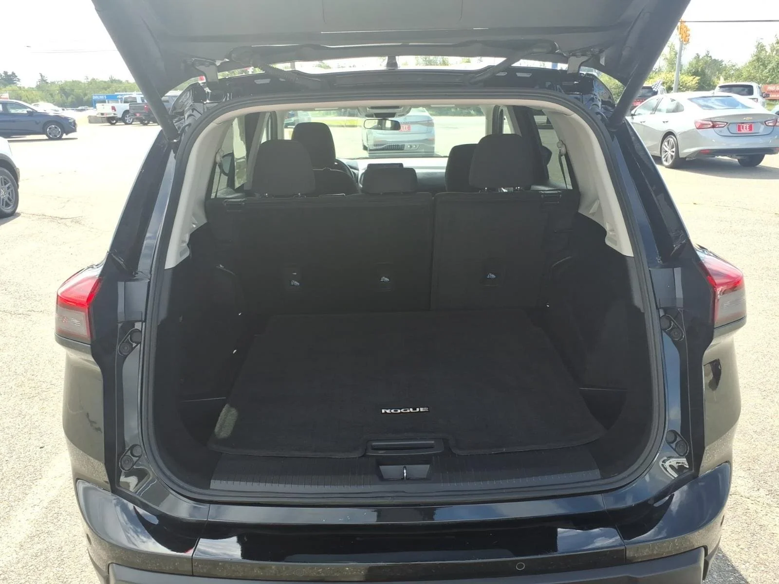 Used 2025 Super Black Nissan SV image 12