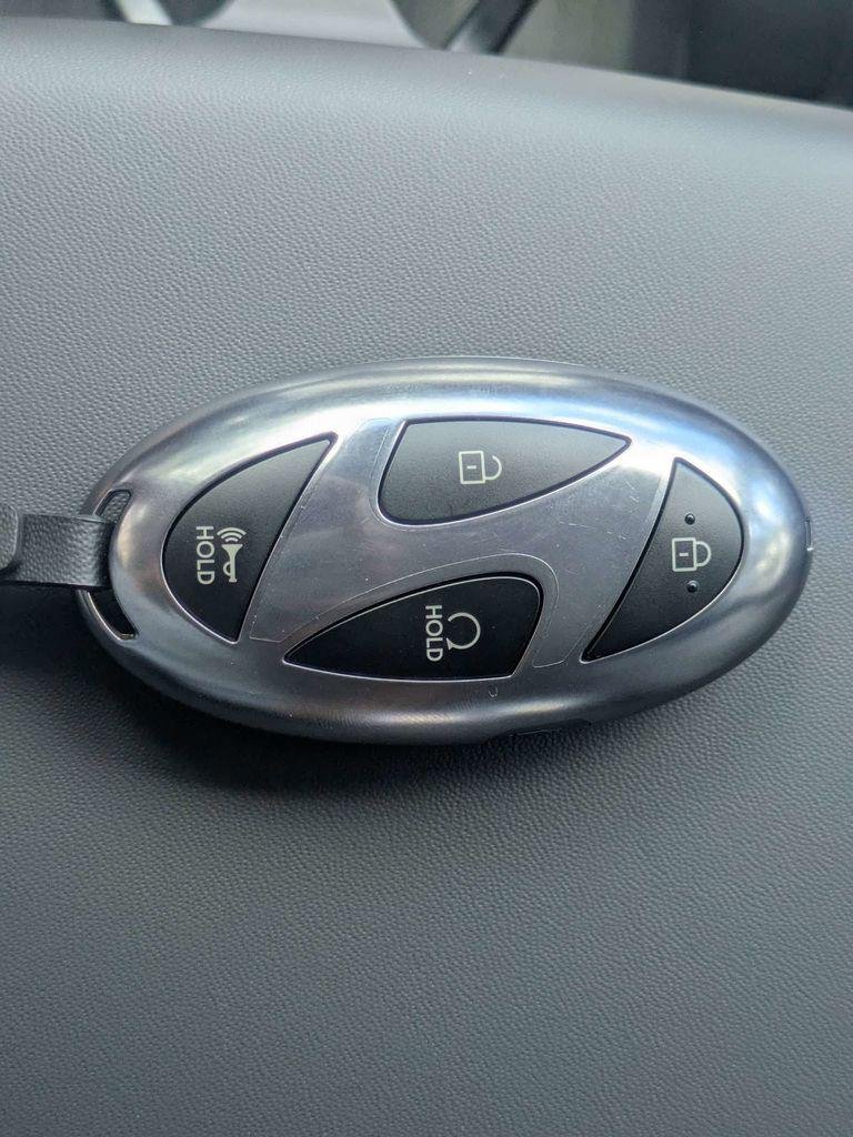 New 2026 White Hyundai SEL image 31