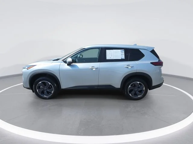 Used 2025 Silver Nissan SV image 5