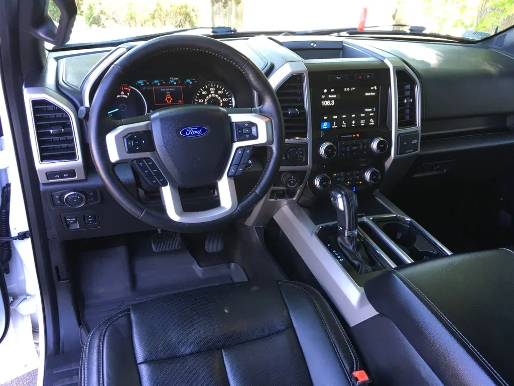 Used 2018 White Ford Lariat image 25