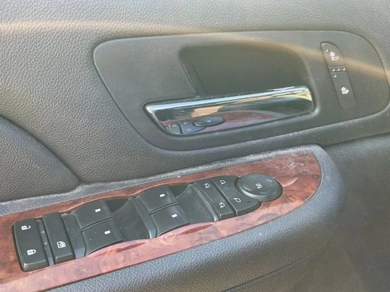 Used 2009 Silver Birch Metallic Chevrolet Hybrid image 8