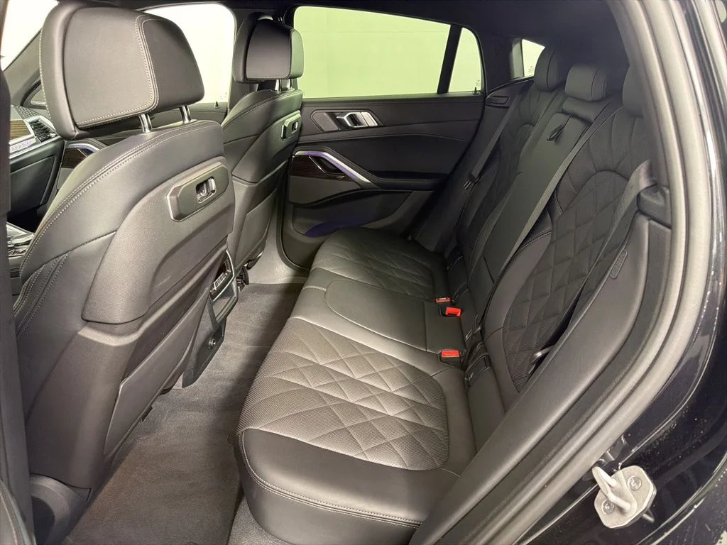 Used 2024 Black Sapphire Metallic BMW xDrive40i image 16