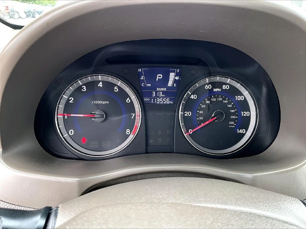 Used 2012 Brown Hyundai GLS image 21