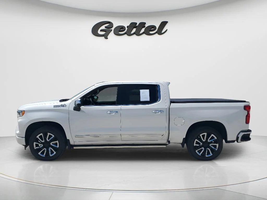 Used 2024 Iridescent Pearl Tricoat Chevrolet High Country image 8