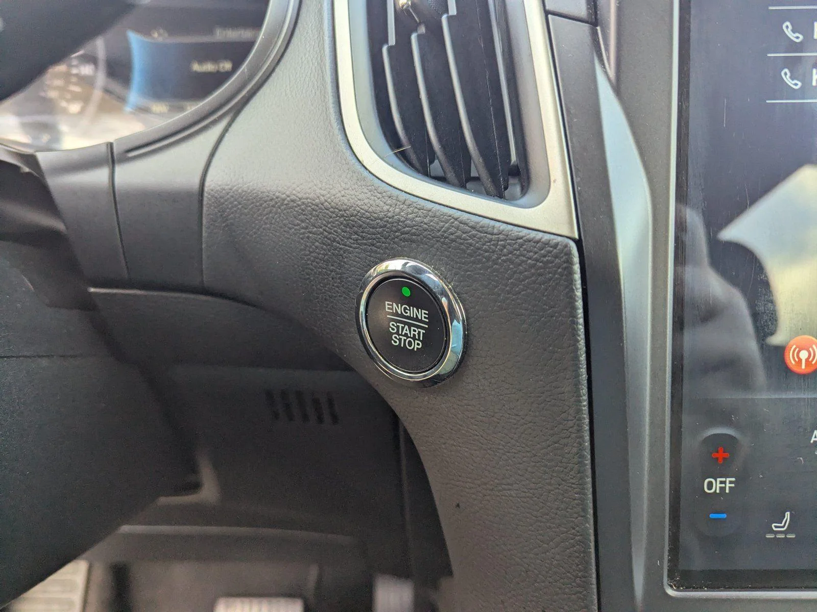 Used 2022 Agate Black Ford SEL image 20