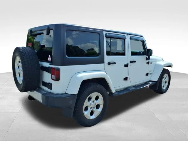 Used 2015 White Jeep Unlimited Sahara image 11