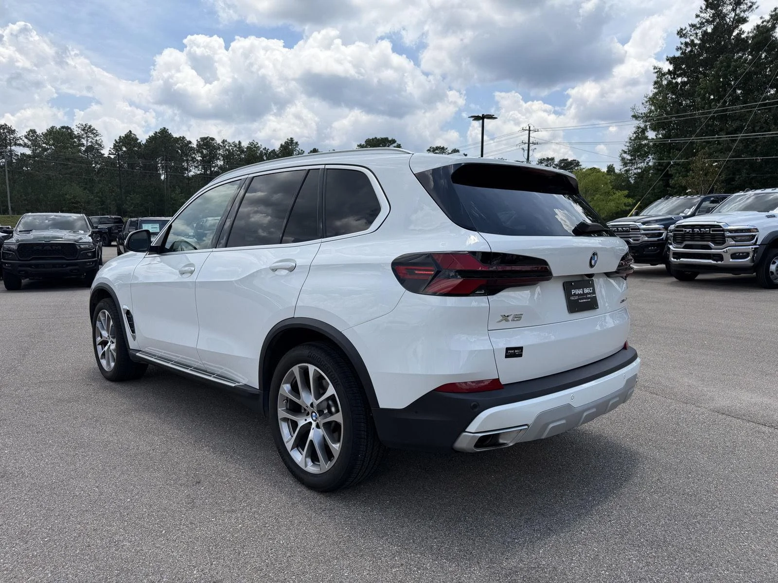 Used 2026 WHITE BMW sDrive40i image 4