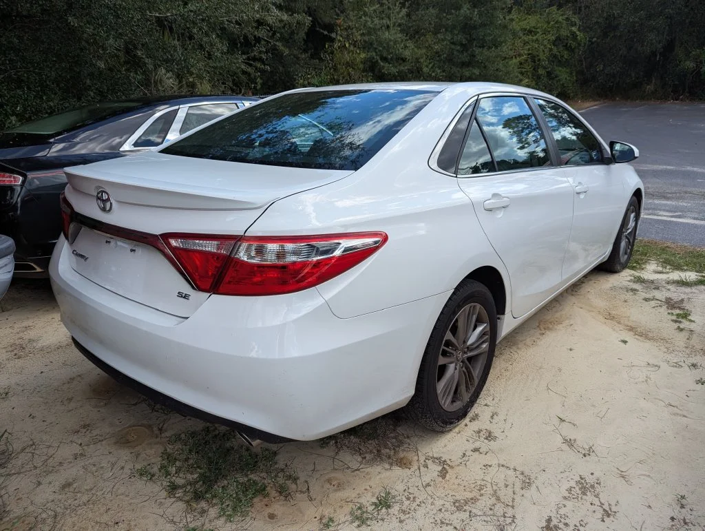 Used 2017 White Toyota SE image 10