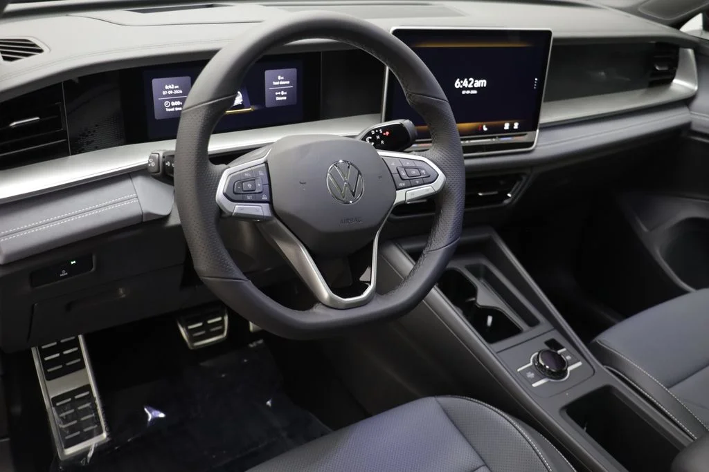 New 2026 Platinum Gray Volkswagen 2.0T SE R-Line Black image 7