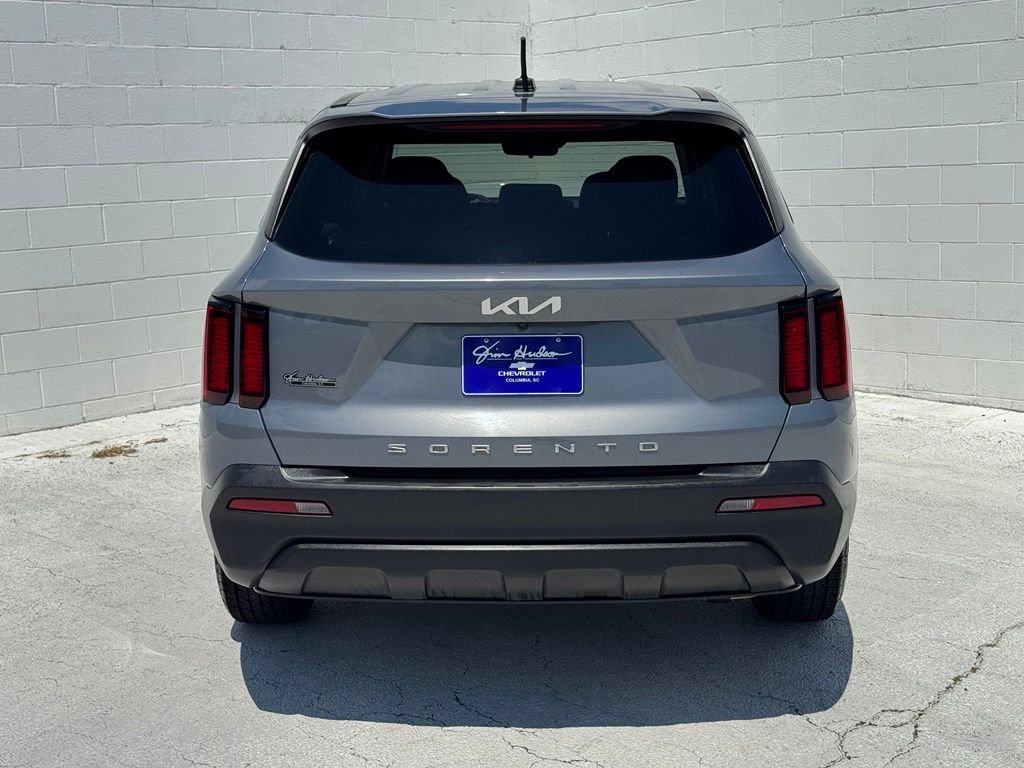 Used 2022 Silver Kia LX image 11