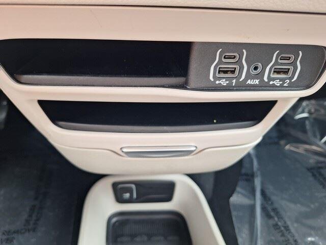 Used 2024 Bright White Clearcoat Chrysler Touring L image 18