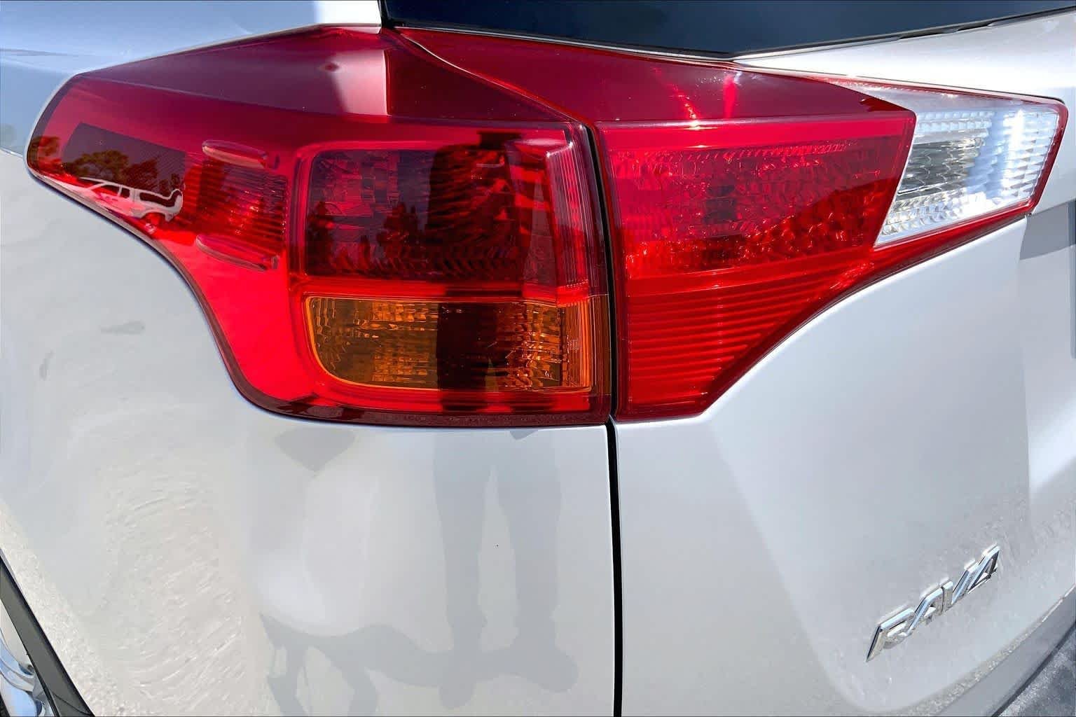 Used 2015 Classic Silver Metallic Toyota Limited image 28