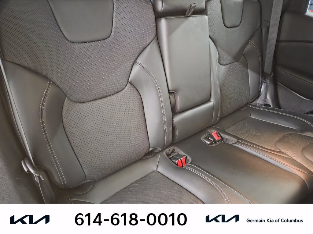 Used 2021 Silver Jeep Latitude Lux image 19