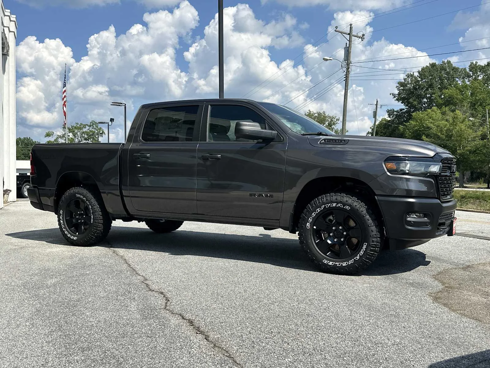 New 2026 Granite Crystal Metallic Clear-Coat Exterior Paint RAM Warlock image 7