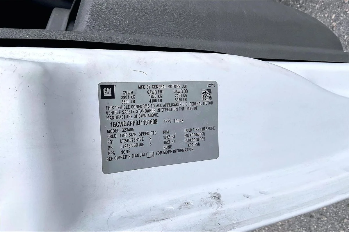 Used 2018  Chevrolet Work Van image 13