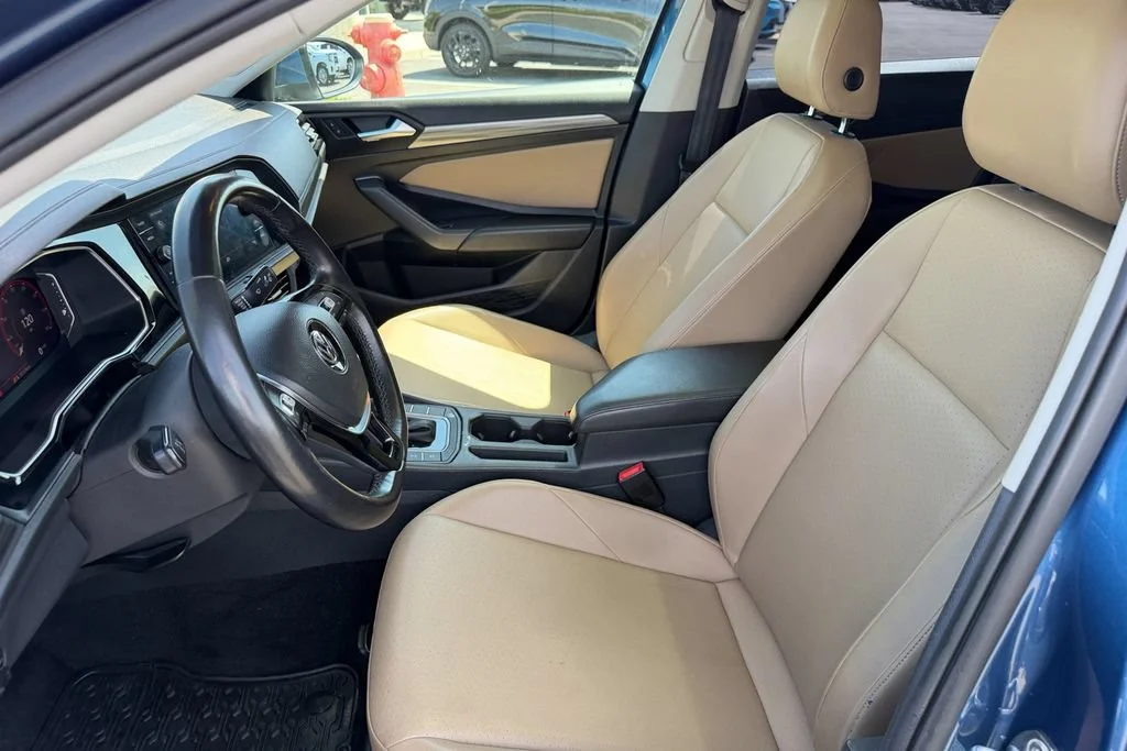 Used 2019 Blue Volkswagen SEL image 11