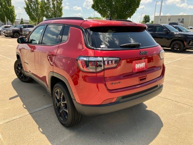 New 2026 Red Hot Pearlcoat Jeep Latitude Altitude image 7