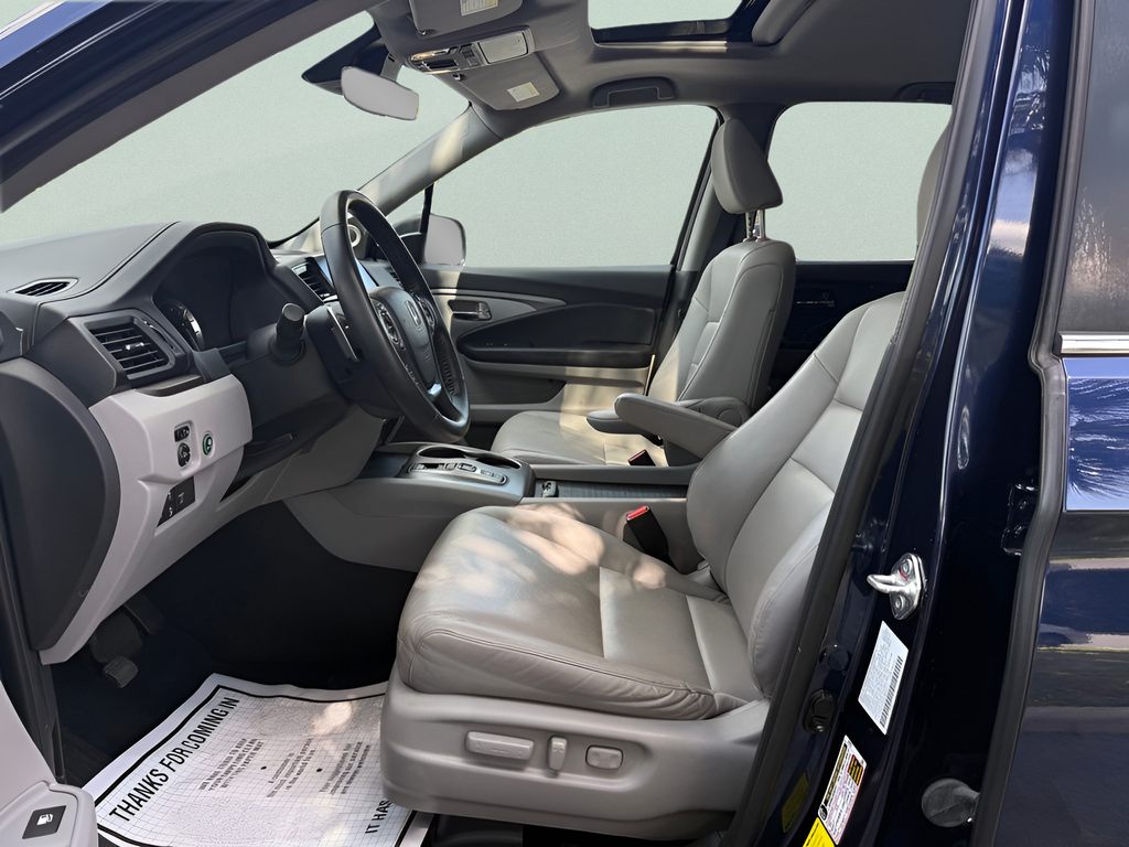 Used 2023 Blue Honda RTL image 9