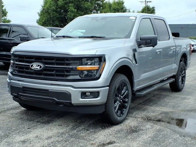New 2026 Silver Ford XLT image 2