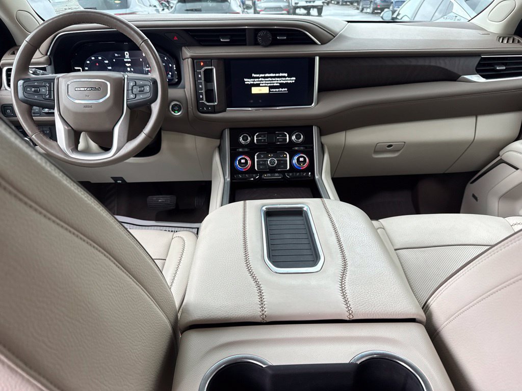 Used 2022 White GMC Denali image 17