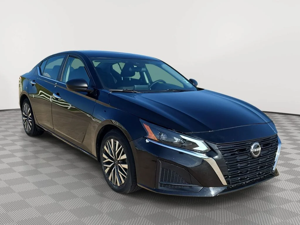 Used 2024  Nissan 2.5 SV image 8