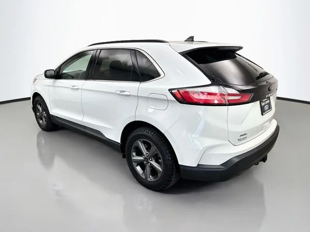 Certified Used 2022 Oxford White Ford SEL image 5