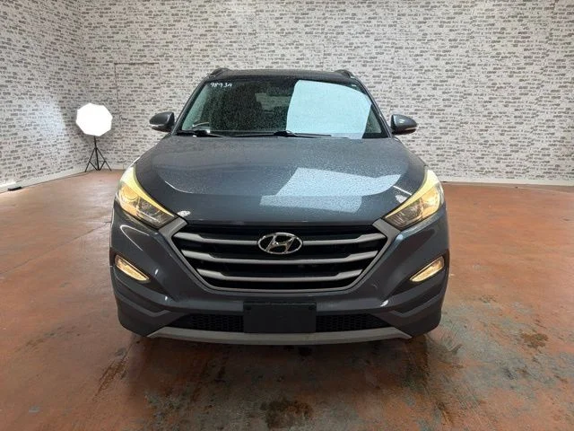 Used 2018 Coliseum Gray Hyundai Value image 2
