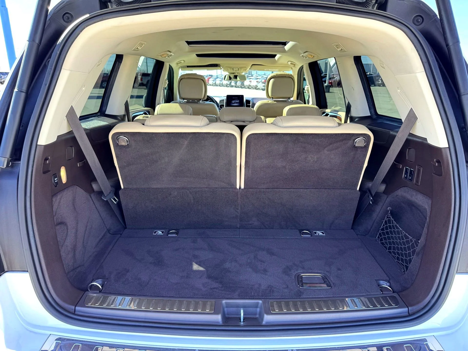 Used 2019  Mercedes-Benz GLS 550 4MATIC® image 8
