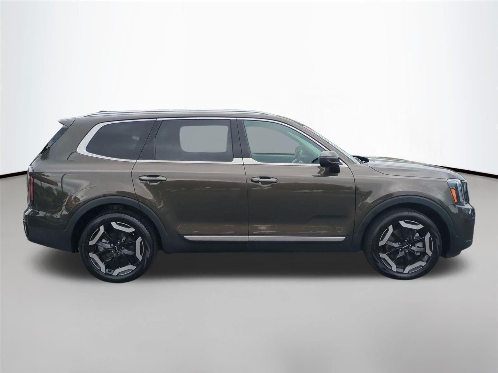 Used 2025 Dark Moss Kia EX image 12