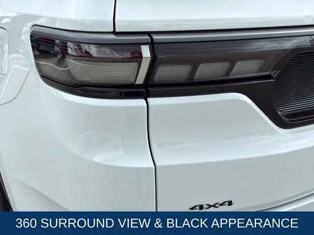 New 2026 Bright White Clear-Coat Exterior Paint Jeep Limited Reserve image 13