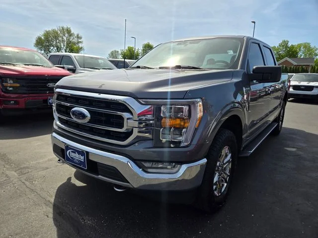 Used 2021 Iconic Silver Metallic Ford XLT image 3