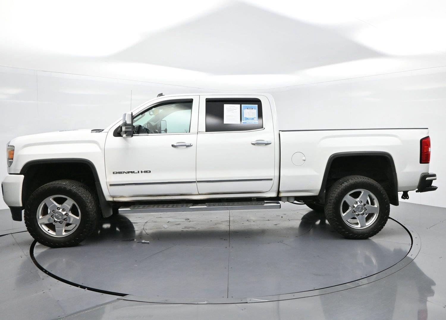 Used 2015 Summit White GMC Denali image 4