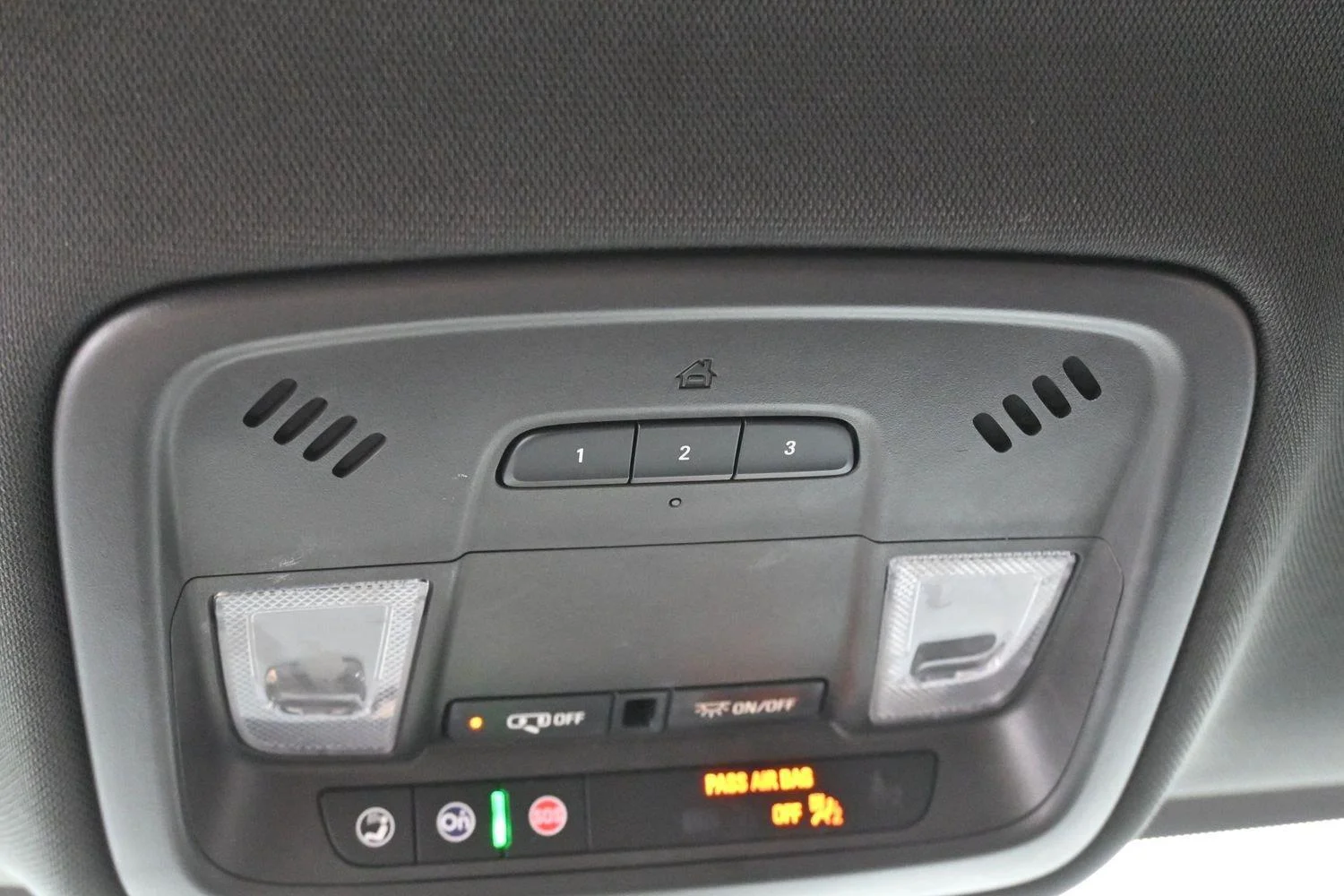 Used 2022 Summit White Chevrolet LT Cloth image 29