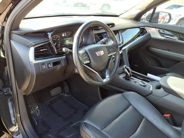 Used 2025 Stellar Black Metallic Cadillac Premium Luxury image 13