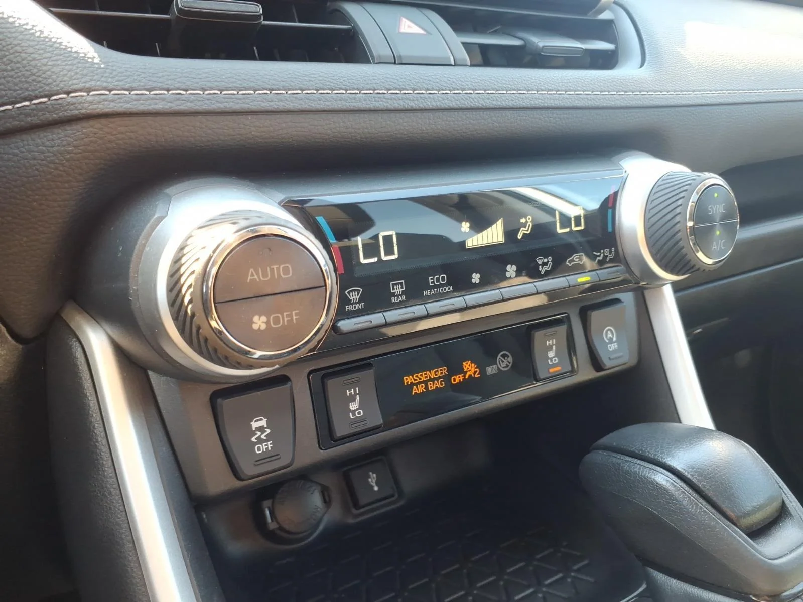 Used 2022  Toyota XLE image 24