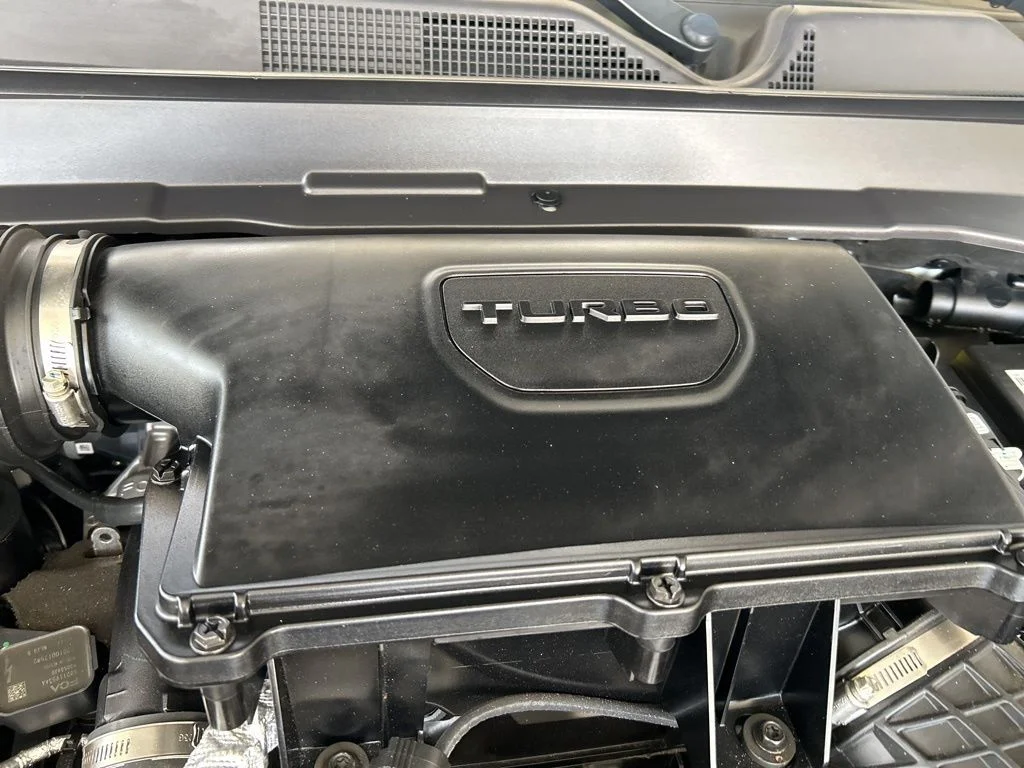 Used 2023 White Jeep Altitude image 11