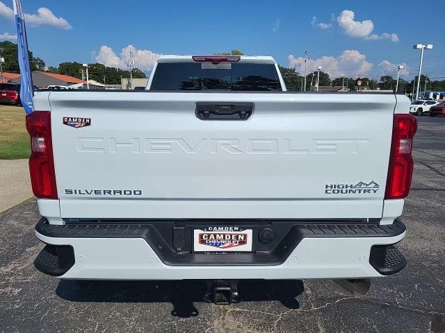 New 2026 White Chevrolet High Country image 17